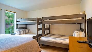 Condo, Multiple Beds, Balcony, Mountain View (Sawtooth Ski Condo) | 3 bedrooms, individually decorated, individually furnished, bed sheets