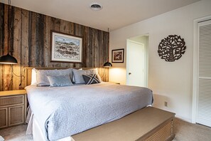 Appartement, Meerdere bedden, balkon, uitzicht op bergen (Sawtooth Ski Condo) | 3 slaapkamers, individueel gedecoreerd, individueel gemeubileerd