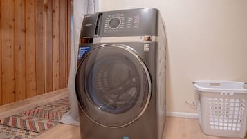 Condo, Multiple Beds, Balcony, Mountain View (Sawtooth Ski Condo) | Laundry