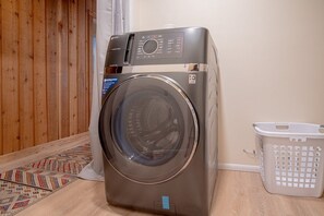 Condo, Multiple Beds, Balcony, Mountain View (Sawtooth Ski Condo) | Laundry