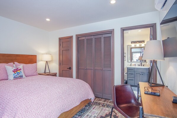 Condo, Multiple Beds, Balcony, Mountain View (Skiway Chalet) - Skiway Chalet - Next to Warm Springs Lifts - Close to Natural Hot Springs (Ketchum)