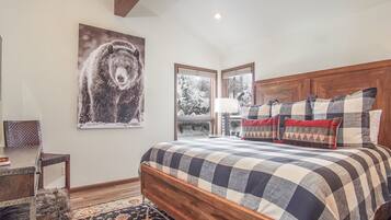 Condo, Multiple Beds, Balcony, Mountain View (Skiway Chalet) | 3 bedrooms, individually decorated, individually furnished, bed sheets