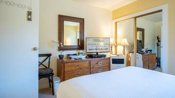 Condo, Multiple Beds, Balcony, Mountain View (Bluff Condo 4026) | 2 bedrooms, individually decorated, individually furnished