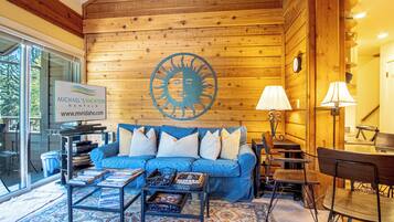 Condo, Multiple Beds, Balcony, Mountain View (Bluff Condo 4026) | Living area | 42-inch flat-screen TV with digital channels