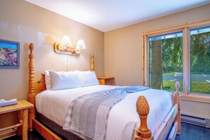 Condo, Multiple Beds, Balcony, Mountain View (Sun Valley Condo 113) | 1 bedroom, individually decorated, individually furnished, bed sheets - Sv113 - Walk to Lifts & Town - Hot Tub & Pool (Ketchum)