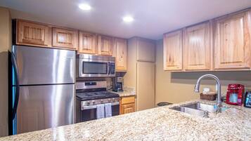 Condo, Multiple Beds, Balcony, Mountain View (Sun Valley Condo 113) | Private kitchen
