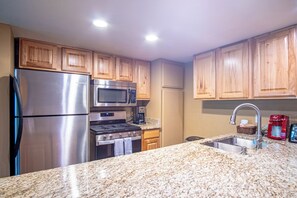 Condo, Multiple Beds, Balcony, Mountain View (Sun Valley Condo 113) | Private kitchen