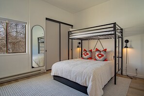 3 عدّة غرف نوم وبديكورات فريدة لكل غرفة وطراز فريد لكل وحدة