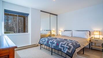 Condo, Multiple Beds, Patio, Mountain View (Indian Springs Oasis) | 3 bedrooms, individually decorated, individually furnished, bed sheets