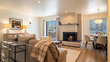 Condo, Multiple Beds, Patio, Mountain View (Indian Springs Oasis) | Living area | 42-inch flat-screen TV with digital channels