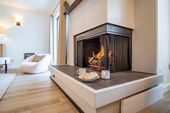 Apartment, Mehrere Betten, Terrasse, Bergblick (Indian Springs Oasis) | Innenbereich