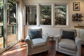 Condo, nhiều giường, sân hiên, quang cảnh núi (Skiway 174) | Nội thất