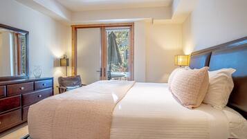 Appartement, meerdere bedden, patio, uitzicht op bergen (Elkhorn Springs Sanctuary) | 2 slaapkamers, individueel gedecoreerd, individueel gemeubileerd