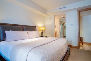 2 bedrooms, individually decorated, individually furnished, bed sheets