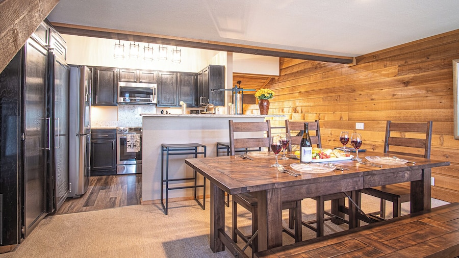 Modern 3BD Elkhorn Fairway Nine Condo W/resort Amenities