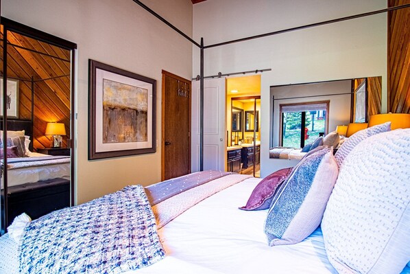 Condo, Multiple Beds, Patio, Mountain View (Fairway Nine 4351) | 3 bedrooms, individually decorated, individually furnished, bed sheets