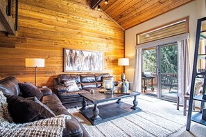 Condo, Multiple Beds, Patio, Mountain View (Fairway Nine 4351) | Living area | 42-inch flat-screen TV with digital channels