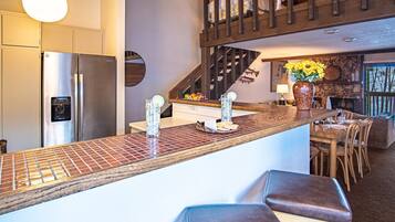 Condo, Multiple Beds, Balcony, Mountain View (Snow Creek Condo 1553) | Interior