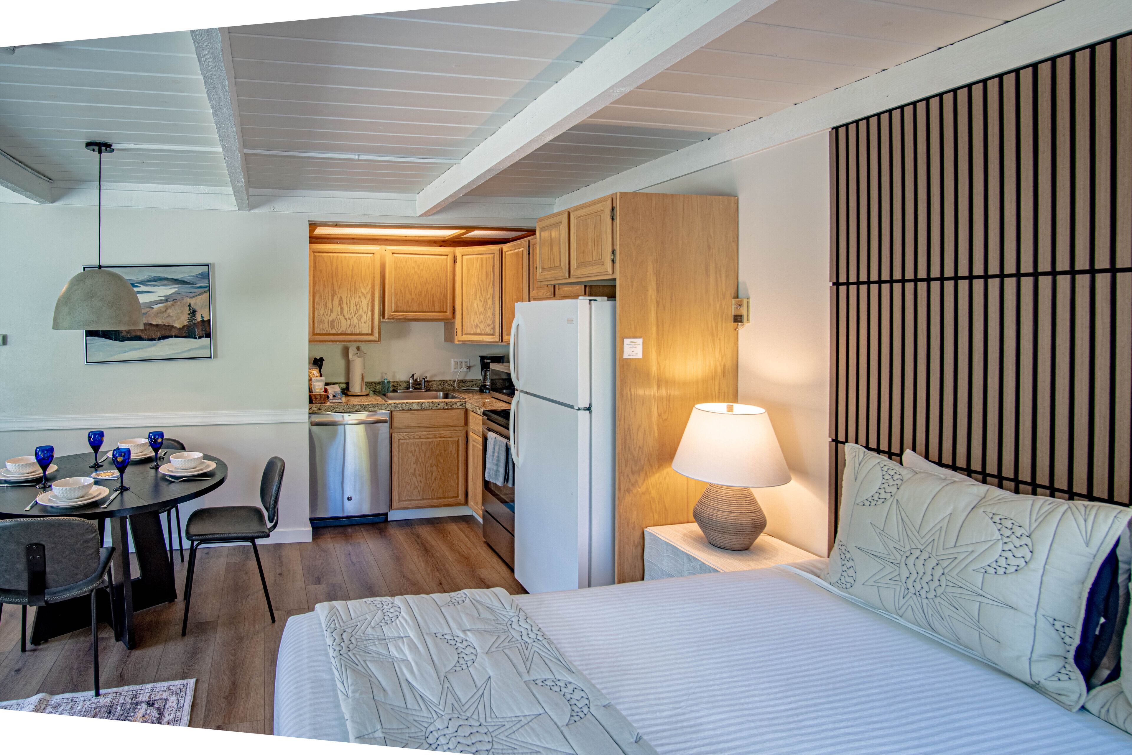 คอนโด, เตียงควีนไซส์ 1 เตียง และโซฟาเบด, ห้องครัว, วิวภูเขา (Atelier Escape) | 1 ห้องนอน, ห้องพักตกแต่งอย่างมีเอกลักษณ์, ตกแต่งพิเศษโดยเฉพาะ