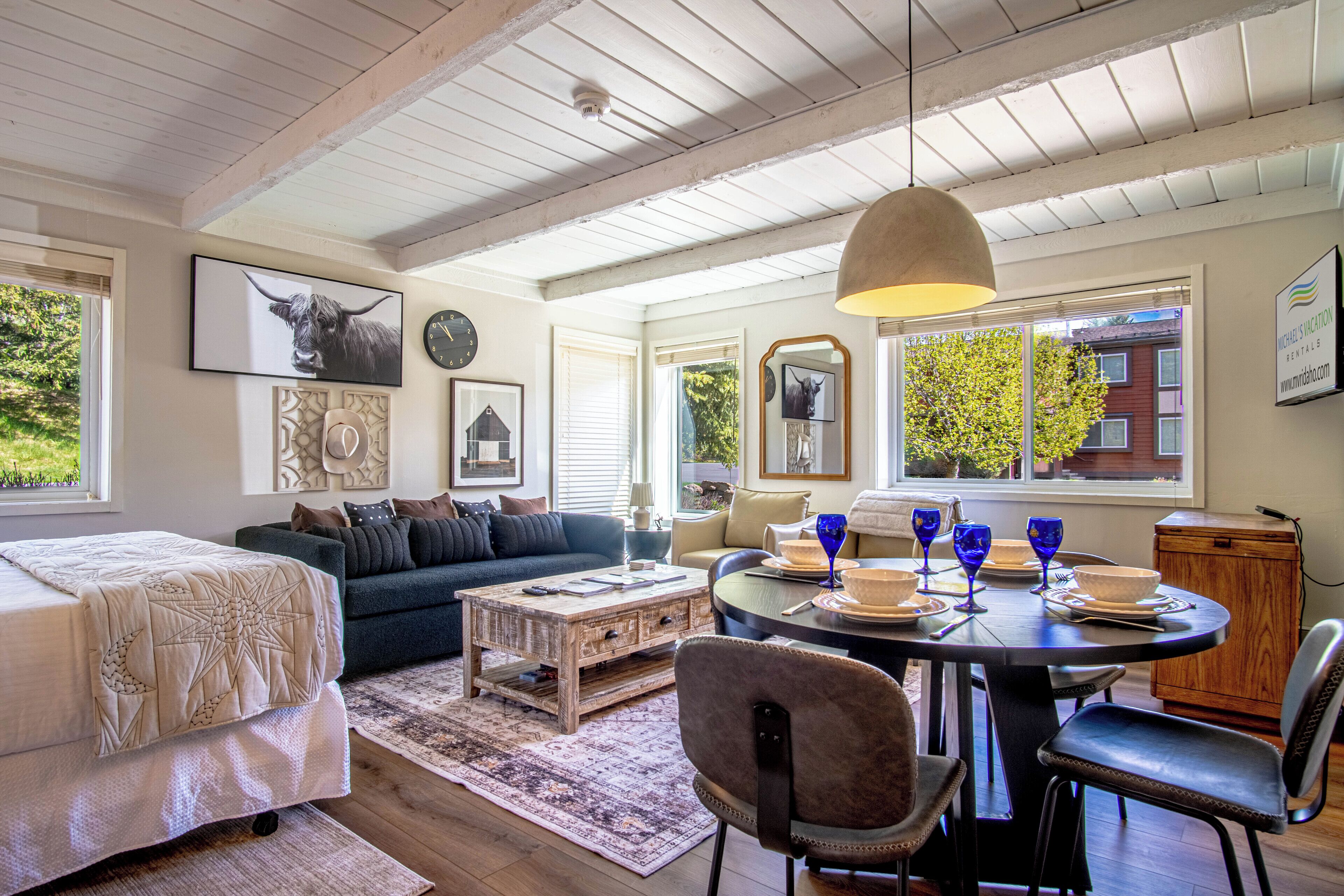 คอนโด, เตียงควีนไซส์ 1 เตียง และโซฟาเบด, ห้องครัว, วิวภูเขา (Atelier Escape) | วิวจากห้องพัก