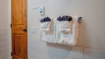 Lägenhet - flera sängar - eldstad - utsikt mot bergen (Sun Valley Condo 155) | Interiör