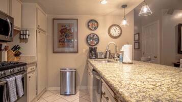Condo, Multiple Beds, Fireplace, Mountain View (Sun Valley Condo 155) | Private kitchen | Dining tables