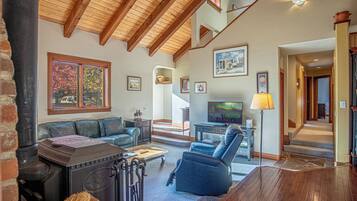 House, Multiple Beds, Patio, Mountain View (Creekside on Quigley) | Living area | 42-inch flat-screen TV with digital channels