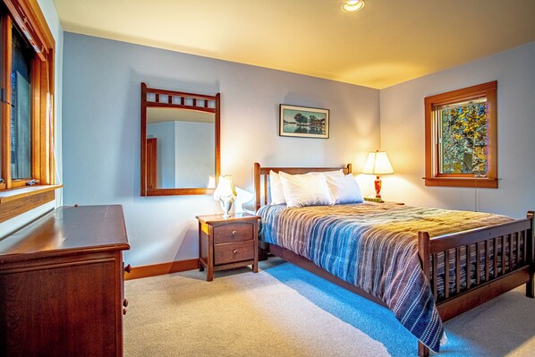 Casa, varias camas, patio, vista a la montaña (Creekside on Quigley) | 3 habitaciones, decoración personalizada y muebles diferentes 