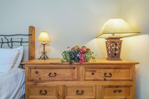 Condo, Multiple Beds, Patio, Mountain View (110 Flower Drive D) | 3 bedrooms, individually decorated, individually furnished, bed sheets