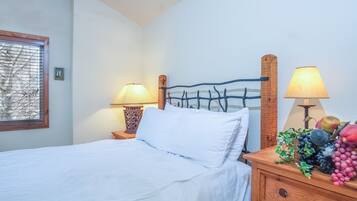 Condo, Multiple Beds, Patio, Mountain View (110 Flower Drive D) | 3 bedrooms, individually decorated, individually furnished, bed sheets