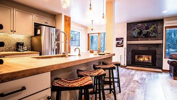 Condo, Multiple Beds, Fireplace, Mountain View (Sun Valley Condo 123) | Private kitchen | Dining tables