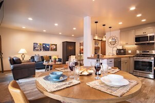 Condo, Multiple Beds, Fireplace, Mountain View (Sun Valley Condo 123) | Private kitchen | Dining table