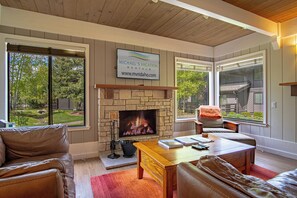 Condo, 2 Queen Beds, Patio, Mountain View (Sun Valley Villager Vacation Condo) | Interior