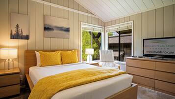 Condo, 2 giường cỡ queen, sân hiên, quang cảnh núi (Sun Valley Villager Vacation Condo) | 2 phòng ngủ, trang trí khác biệt