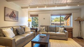 Condo, 2 Queen Beds, Patio, Mountain View (Atelier Alpine) | Living area | 42-inch flat-screen TV with digital channels