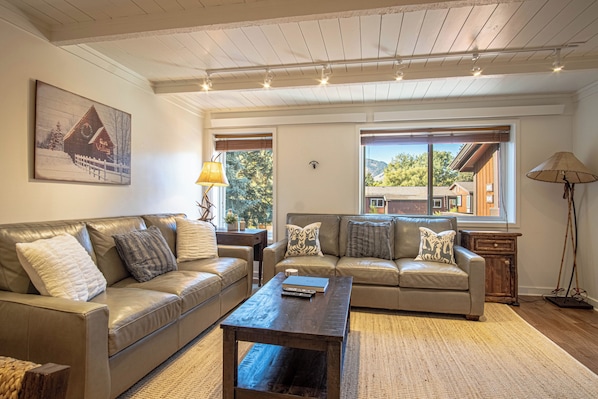 Condo, 2 Queen Beds, Patio, Mountain View (Atelier Alpine) | Living area | 42-inch flat-screen TV with digital channels