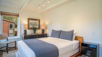 2 bedrooms, individually decorated, individually furnished