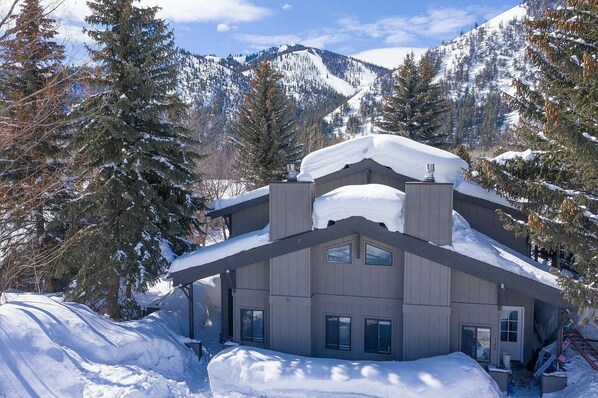 Exterior - 3BD Downtown Ketchum Condo - Near Town & Ski Lifts (Ketchum)
