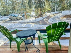 Outdoor dining - Elkhorn Bluff Condo + Complex & Resort Amenities (Sun Valley)