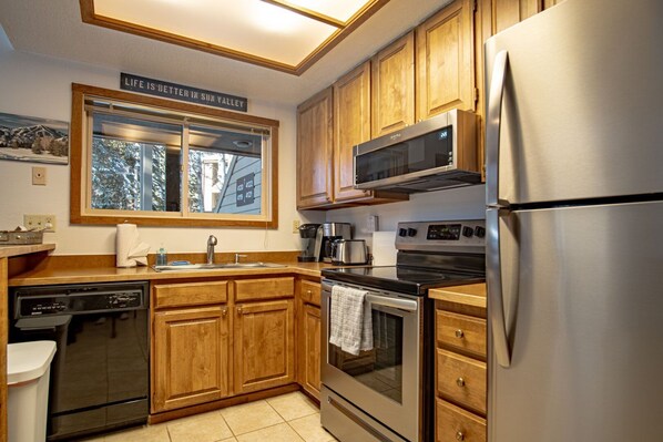 Condo, Multiple Beds, Patio, Mountain View (Bluff Condo 4119) | Private kitchen | Dining tables - Elkhorn Bluff Condo + Complex & Resort Amenities (Sun Valley)