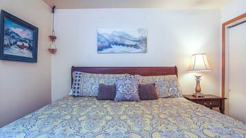 Condo, Multiple Beds, Patio, Mountain View (Sun Valley Condo 101) | 1 bedroom, individually decorated, individually furnished, bed sheets