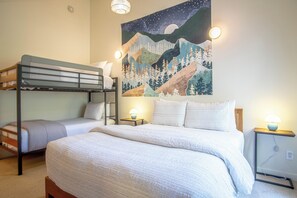 Condo, varias camas, patio, vista a la montaña (Parkside Condo 229B) | 2 habitaciones, decoración personalizada y muebles diferentes 