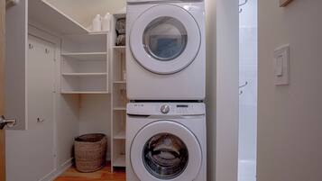 Condo, nhiều giường, sân hiên, quang cảnh núi (Parkside Condo 229B) | Giặt ủi