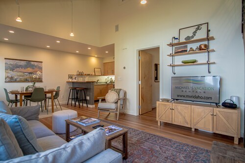 2bd, 2BA Ketchum Condo Newly Remodeled & Central