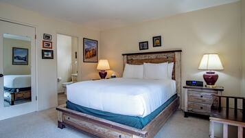 Condo, Multiple Beds, Fireplace, Mountain View (Sun Valley Condo 153) | 2 bedrooms, individually decorated, individually furnished, bed sheets