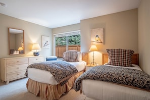 Condo, Multiple Beds, Patio, Mountain View (Sun Valley Condo 145) | 2 bedrooms, individually decorated, individually furnished, bed sheets - Sv145 - Walk to Lifts & Town - Hot Tub & Pool (Ketchum)