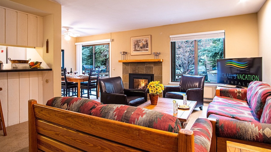 Sv145 - Walk to Lifts & Town - Hot Tub & Pool