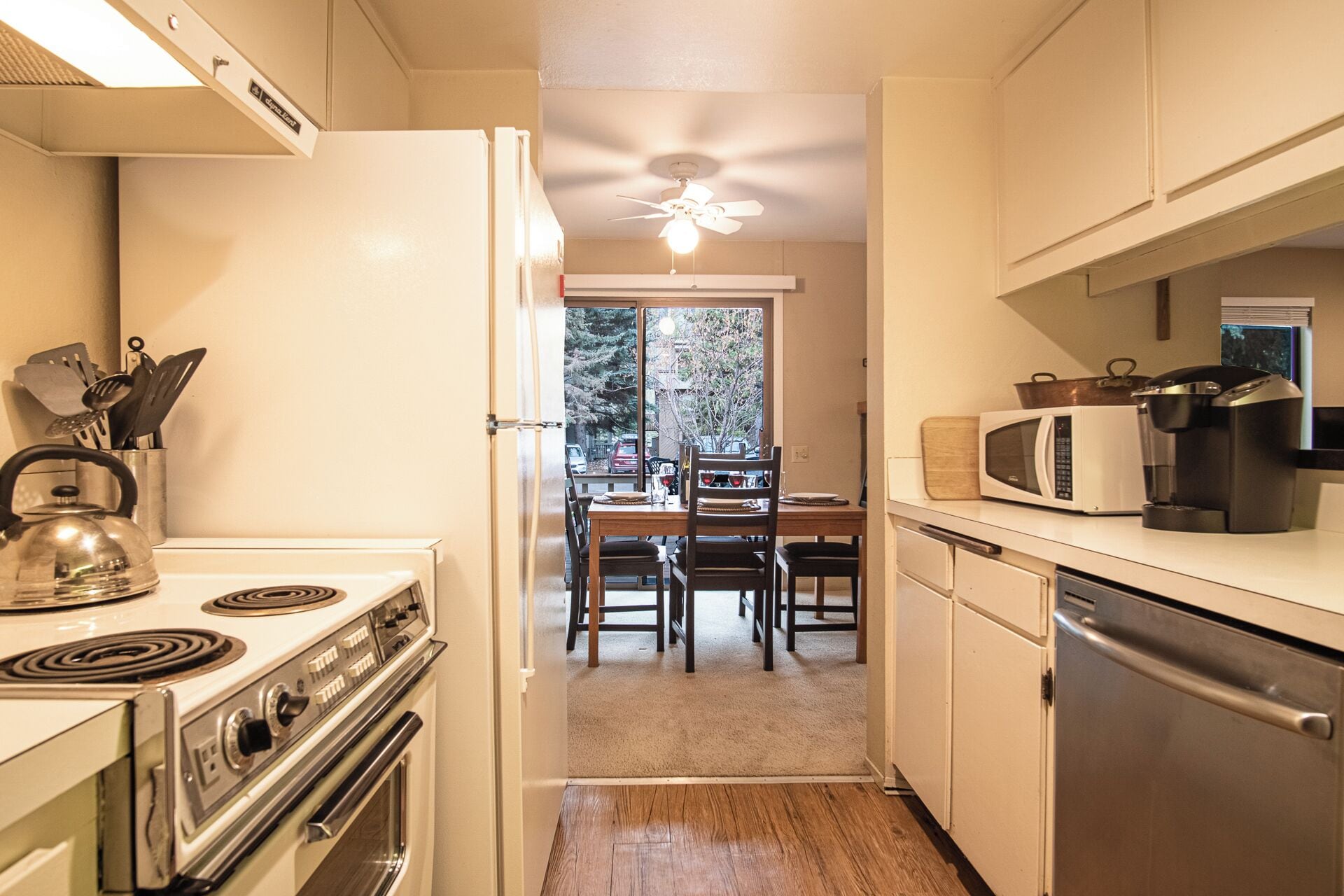 Condo, nhiều giường, sân hiên, quang cảnh núi (Sun Valley Condo 145) | Bếp riêng | Bàn ăn 