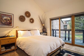 Condo, Multiple Beds, Patio, Mountain View (Bigwood C21) | 2 bedrooms, individually decorated, individually furnished, bed sheets