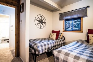 Condo, Multiple Beds, Patio, Mountain View (Bonne Vie 2233) | 3 bedrooms, individually decorated, individually furnished, bed sheets